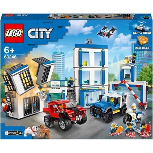 Конструктор LEGO City Police 60246 Полицейский участок, 743 дет. от компании М.Видео - фото 1