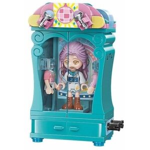 Конструктор пластиковый Qman Кукла в шкафу с гардеробом, 82 детали