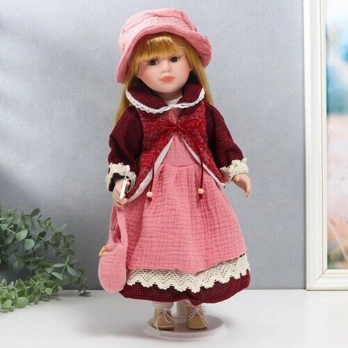 Кукла коллекционная керамика Нина в розовом платье и бордовом жакете 40 см от компании М.Видео - фото 1