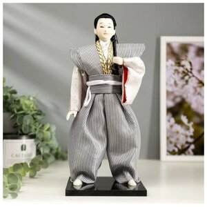Кукла коллекционная Самурай в сером кимоно с мечом 30х12,5х12,5 см