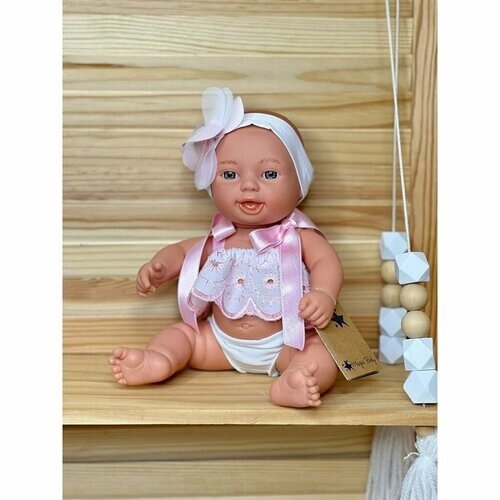 Кукла LAMAGIK виниловая 28см Zoe в пакете (1700U1) от компании М.Видео - фото 1