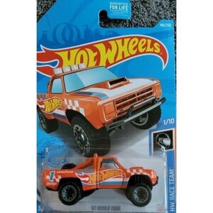 Машинка детская Hot Wheels коллекционная 87 DOOGE D100