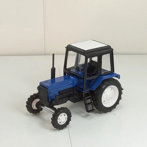 Масштабная модель "МОМ" Трактор МТЗ-82 кузов и кабина пластик, облицовка металл, синий/черный, 1:43 от компании М.Видео - фото 1