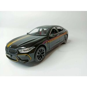 Модель автомобиля BMW M8 коллекционная металлическая игрушка масштаб 1:24 черный с полосой