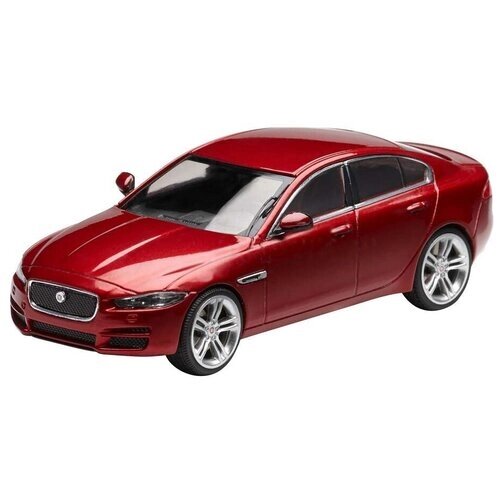 Модель автомобиля Jaguar XE Diecast Model, Italian Racing Red, Scale 1:43 от компании М.Видео - фото 1