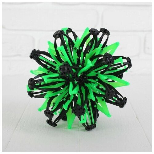 Мяч-трансформер «Иголка», цвет зелёный от компании М.Видео - фото 1