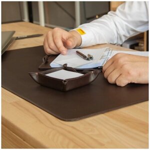 Настольный кожаный коврик / накладка / бювар на письменный стол для руководителя Ogmore J. Audmorr, Размер M - 50 х 85 см, Темно-коричневый