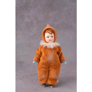 Новогодняя ёлочная игрушка "Малышка в коричневой шубке" серия зимние детки, авторская, ручная работа, интерьерная