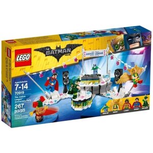 Конструктор LEGO The Batman Movie 70919 Вечеринка Лиги Справедливости, 267 дет. в Москве от компании М.Видео