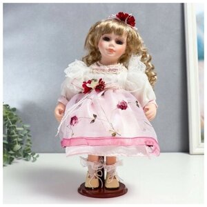 Кукла коллекционная керамика Агата в бело-розовом платье и с цветами в волосах 30 см в Москве от компании М.Видео