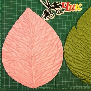 Пластиковый молд для ростовых цветов из изолона и фоамирана Лист универсальный NaDiWo размер 30*23 см