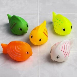 Резиновая игрушка для игры в ванной "Чудо-рыбка", цвет, в ассортименте, 1 шт.