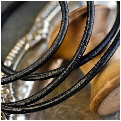 Шнур кожаный круглый 4 мм 3 метра для шитья / рукоделия / браслетов, цвет черный от компании М.Видео - фото 1
