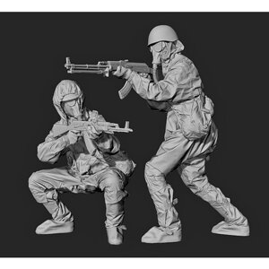 "Советские солдаты в ОЗК в бою 60-70е" Набор из 2-х фигур, 1:35 Sarmat Resin