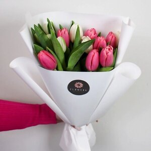 FLOWERY Моно букет из 15 тюльпанов