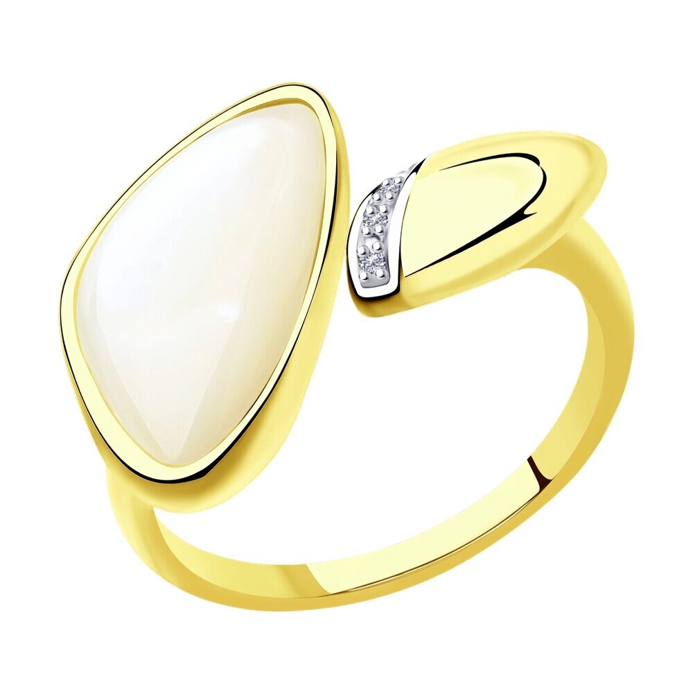 Кольцо SOKOLOV из желтого золота с бриллиантами и перламутром от компании Admi - фото 1