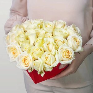 Лэтуаль flowers сердце из белых роз