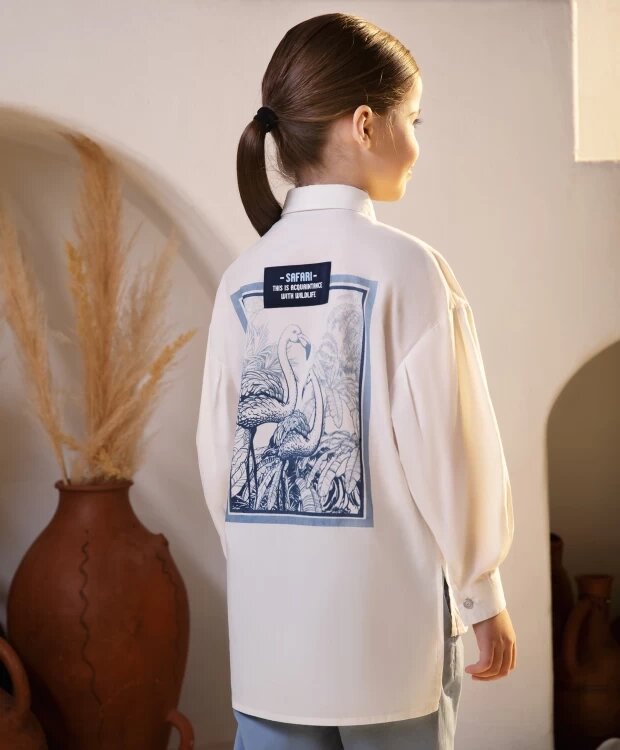 Рубашка оверсайз с высокими разрезами по бокам белая Gulliver (104) от компании Admi - фото 1