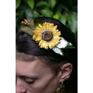 Ободок «Ивона»Дизайнерское украшение для волос из натуральных цветов в ювелирной смоле