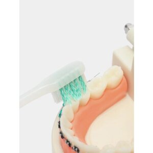 Ортодонтическая зубная щетка для брекетов, V-образная зеленая