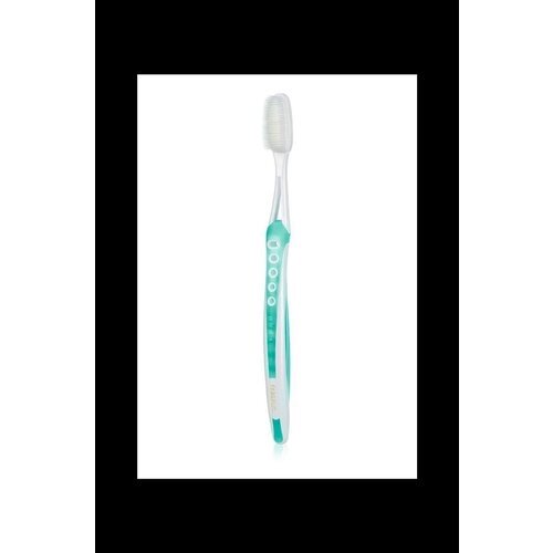 Силиконовая зубная щётка для чувствительных зубов зелёная