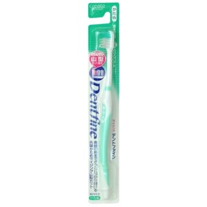 Зубная щетка с компактной чистящей головкой и тонкими кончиками щетинок Japan Create Co Dentfine Tapered (жесткая)