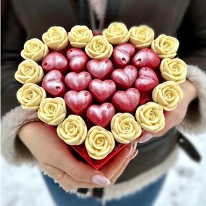 Букет Из Шоколадных Роз С Сердечками В Коробке сердце ShokoTrendy SND150