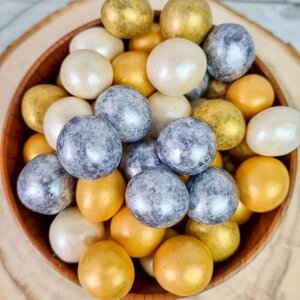 Фундук в шоколадной глазури "Праздничный" ассорти (золото, серебро, бронза, жемчуг) 500 г