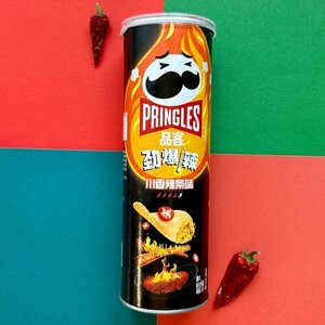 Острые чипсы Pringles со вкусом чили 111 гр