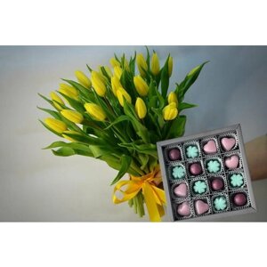 Подарочный набор "Солнечная весна" из 25 тюльпанов + конфеты ручной работы