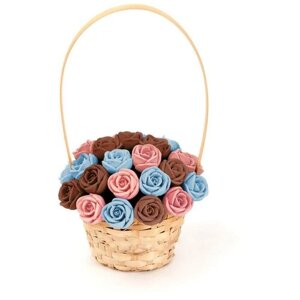 Подарок к пасхе корзинка из 27 шоколадных роз CHOCO STORY - Голубой, Розовый и Шоколадный микс из Молочного шоколада, 324 гр. K27-GRSH