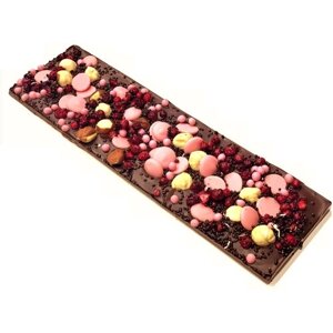 Шоколадная плитка - Темный бельгийский шоколад 200 грамм. Брусника, орех фундук, шоколадные темные и клубничные криспы, клубничный шоколад.