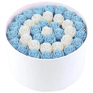 Шоколадные розы CHOCO STORY - 33 шт. в Белой шляпной коробке: Белый и Голубой Бельгийский шоколад, 396 гр. Z33-B-BG-O