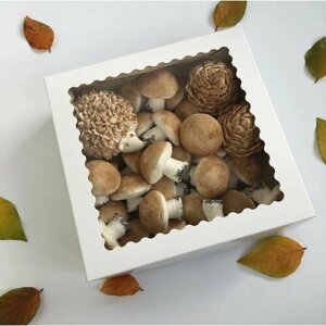Зефирные грибы ручной работы в подарочной коробке 20*20 см