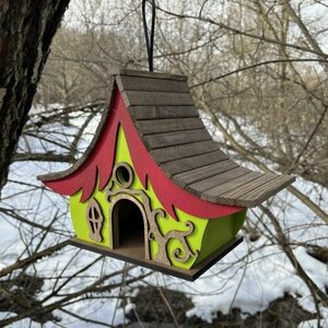 Деревянный скворечник для птиц PinePeak / Кормушка для птиц подвесная для дачи и сада, 240х330х150мм