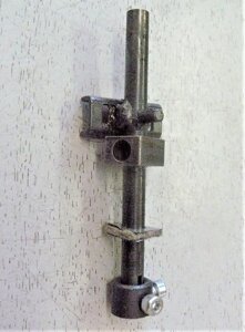 Шток Зубр лобзика ЗЛ-570Э, с пилкодержателем, ф8x106x30мм