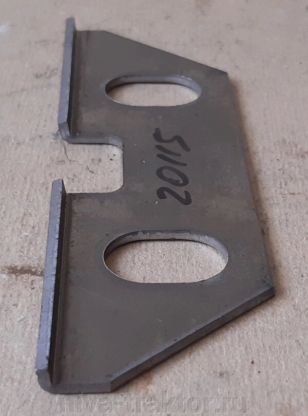 Пластина КЗНМ 08.402 трения ножа (овал. отверстия 18*25 мм) от компании НИВА-ТРАКТОР - фото 1