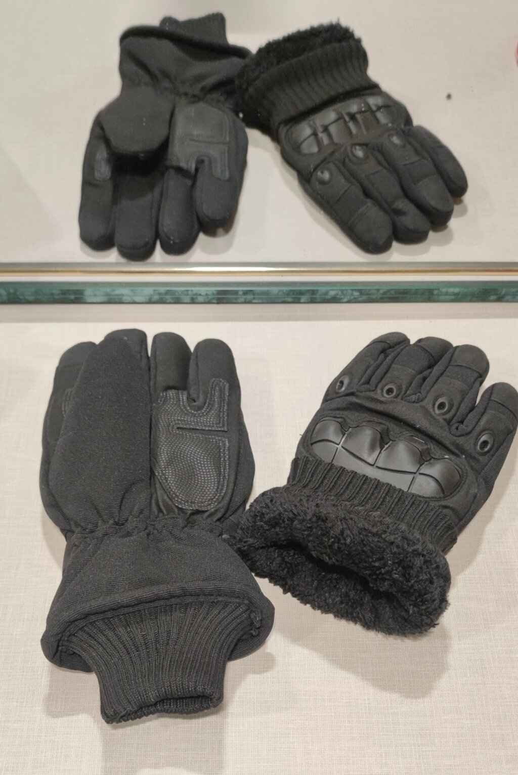 Перчатки тактические зимние сенсорные черные/зеленые с чёрными вставками от компании Фармация Трейд - фото 1