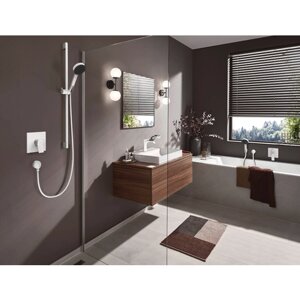 Смеситель Hansgrohe Vivenis 75415700 для ванны с душем