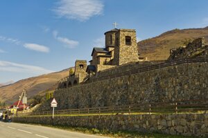Билеты на Северная Осетия: Кармадон, Даргавс, монастырь, три ущелья (северная осетия: кармадон, даргавс, монастырь, три ущелья)