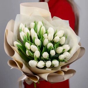Букет Белых Тюльпанов в Матовой упаковке