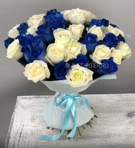 Букет из Синих и Белых Роз в Матовой упаковке LUX