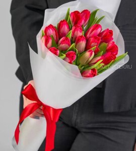 Букет Красных Тюльпанов в Матовой Упаковке