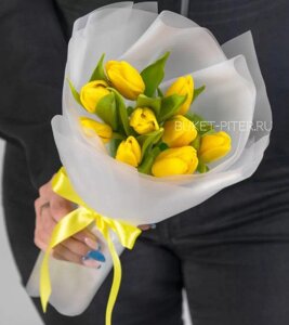 Букет Желтых Тюльпанов в Матовой Упаковке LUX