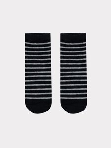 Детские носки черного цвета в тонкую белую полоску