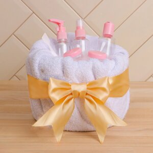 Набор банный, в косметичке, 7 предметов (полотенце 70 140 см, бутылочки 3 шт, баночки 2 шт, лопатка) , цвет белый/розовый