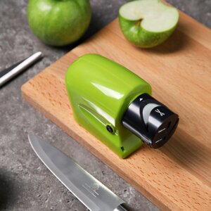 Ножеточка luazon lte-02, электрическая, для ножей/ножниц/отверток, 4хаа (не в ком. зеленая