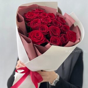 Стильный букет Красных Роз в Матовой упаковке LUX