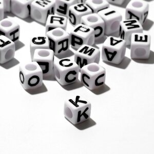 Бусина из акрила «Буквы английские» МИКС, кубик 77 мм, набор 10 г, цвет бело-чёрный