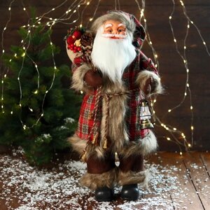 Дед Мороз "В красной клетчатой шубке, с фонариком/ c веточками" 60 см